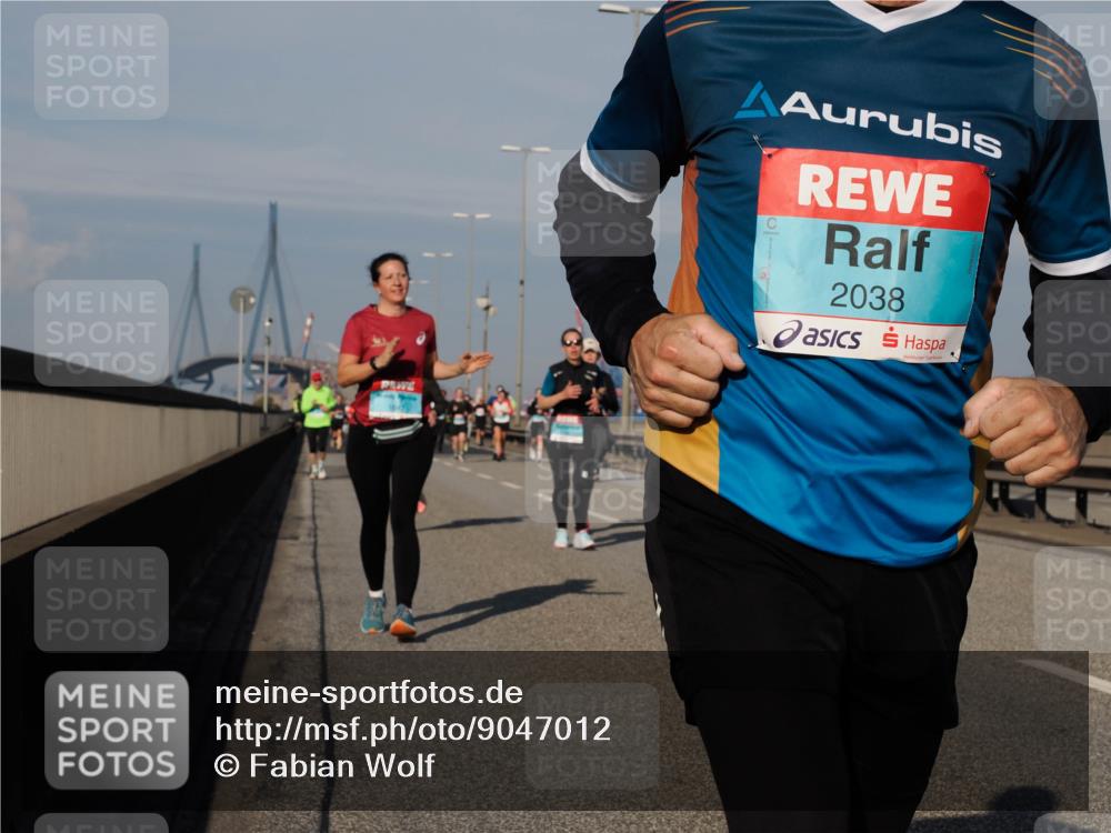 03.10.2025 - Köhlbrandbrückenlauf Fabian Wolf http://msf.ph/oto/9047012 03.10.2025 09:59:00 Position 3 2038 meine-sportfotos.de