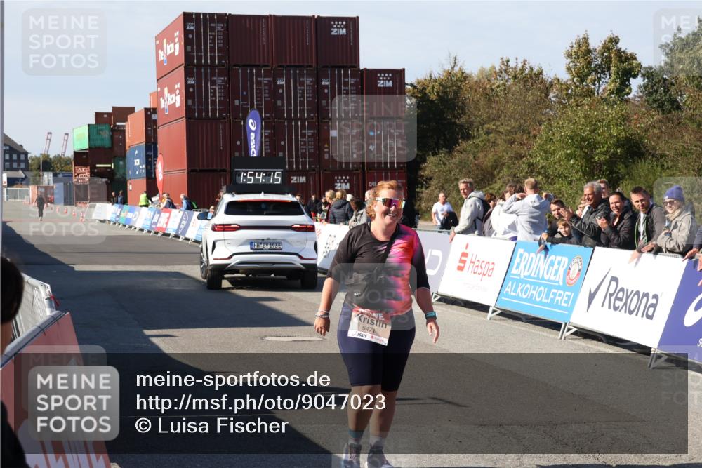 03.10.2025 - Köhlbrandbrückenlauf Luisa Fischer http://msf.ph/oto/9047023 03.10.2025 13:54:14 Ziel 7123, 8920, 5471, 6549 meine-sportfotos.de