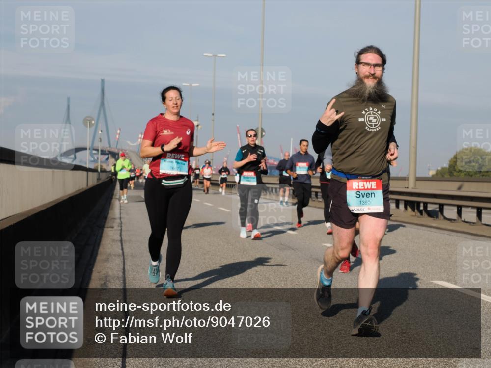 03.10.2025 - Köhlbrandbrückenlauf Fabian Wolf http://msf.ph/oto/9047026 03.10.2025 09:59:01 Position 3 22, 16, 17, 1390 meine-sportfotos.de