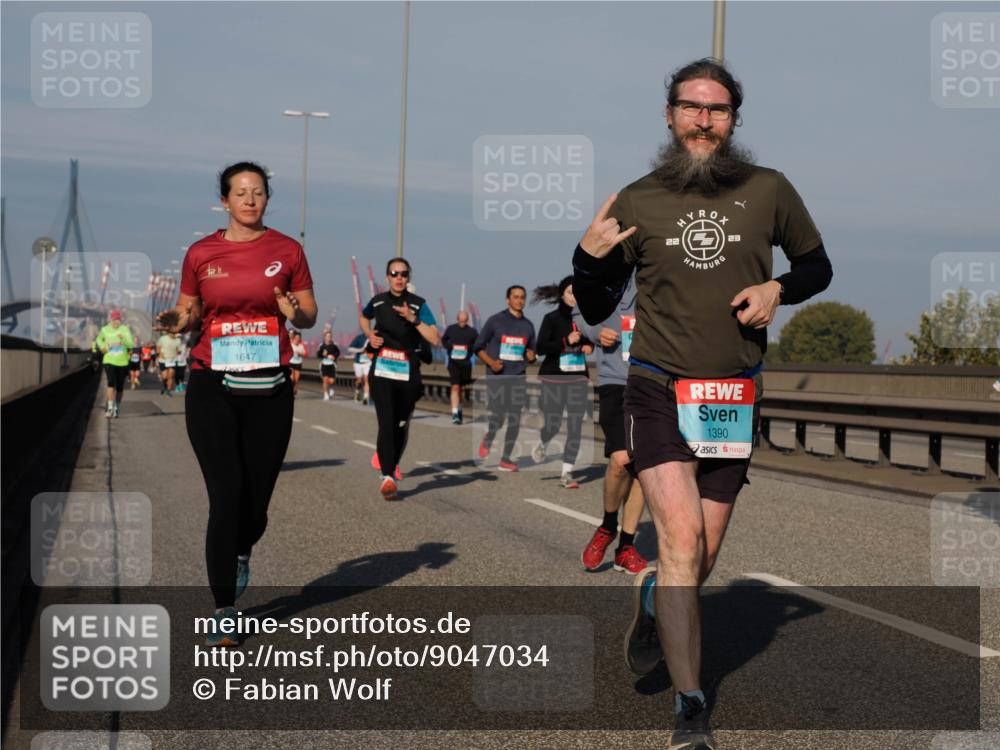 03.10.2025 - Köhlbrandbrückenlauf Fabian Wolf http://msf.ph/oto/9047034 03.10.2025 09:59:01 Position 3 22, 23, 1647, 1390 meine-sportfotos.de