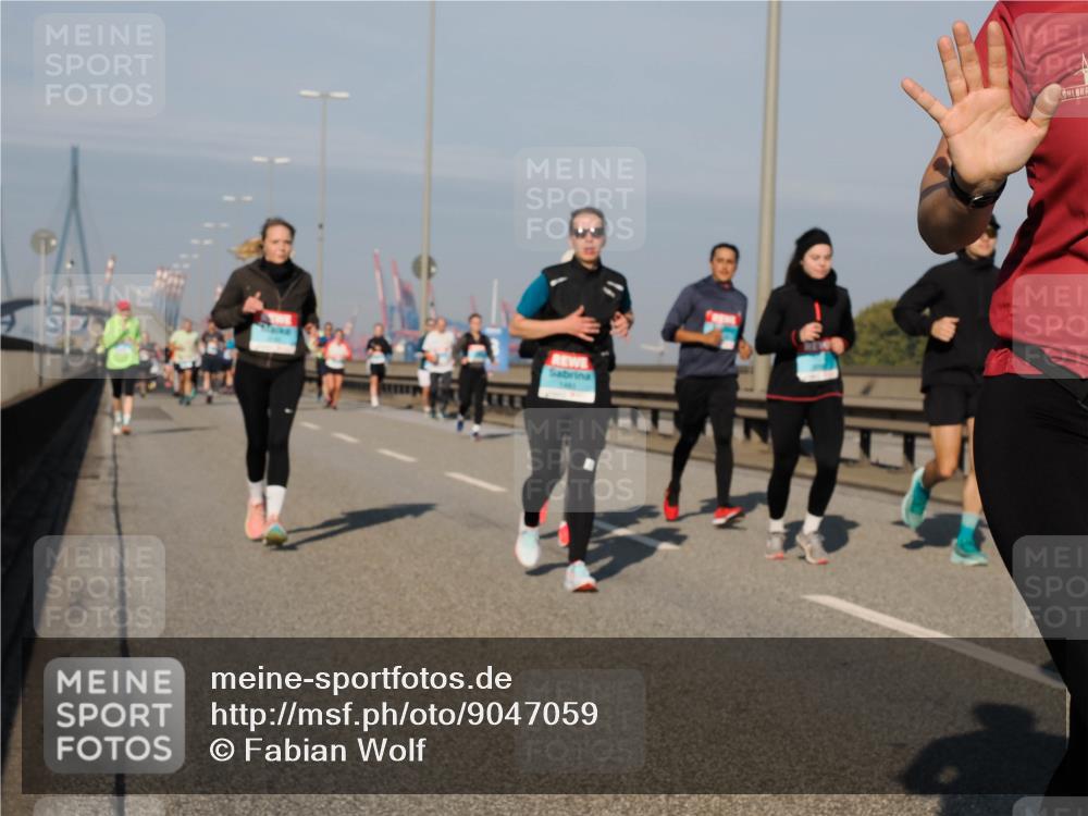 03.10.2025 - Köhlbrandbrückenlauf Fabian Wolf http://msf.ph/oto/9047059 03.10.2025 09:59:03 Position 3  meine-sportfotos.de