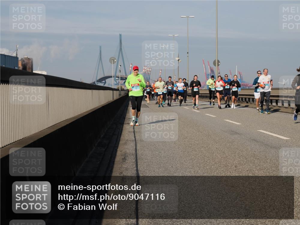 03.10.2025 - Köhlbrandbrückenlauf Fabian Wolf http://msf.ph/oto/9047116 03.10.2025 09:59:08 Position 3  meine-sportfotos.de