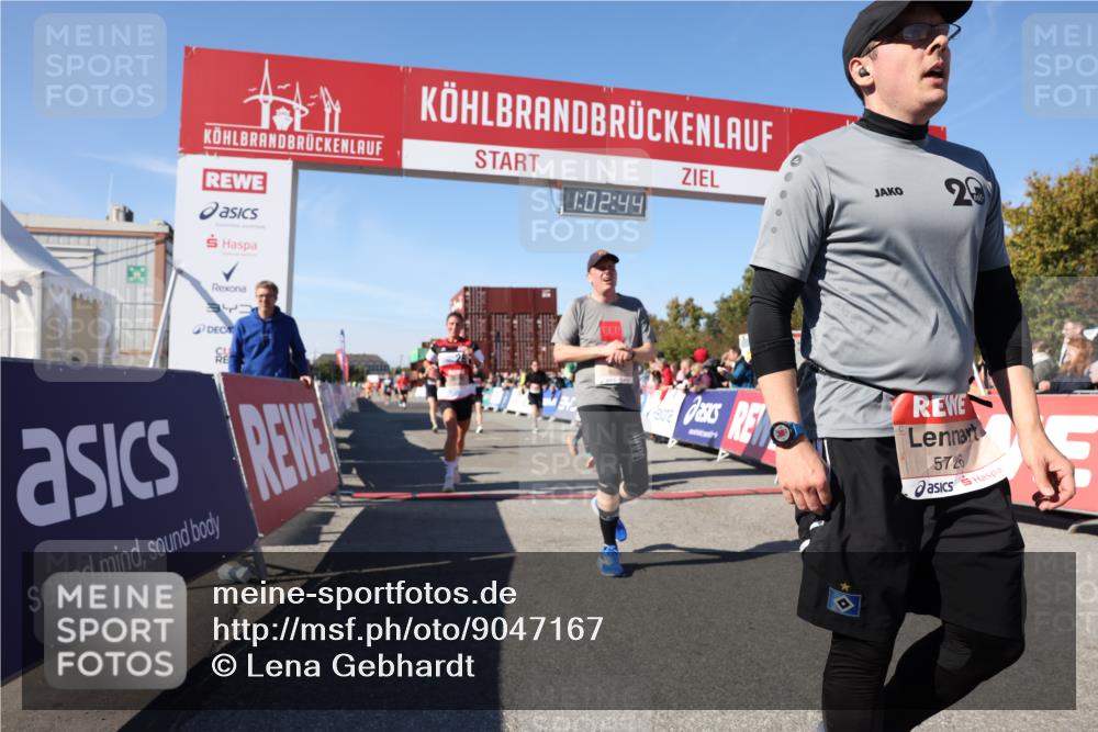 03.10.2025 - Köhlbrandbrückenlauf Lena Gebhardt http://msf.ph/oto/9047167 03.10.2025 13:02:45 Ziel 4116, 4579, 5245, 5726, 5793, 5810, 6175, 6255, 6321, 6447, 6479, 6739, 6783 meine-sportfotos.de