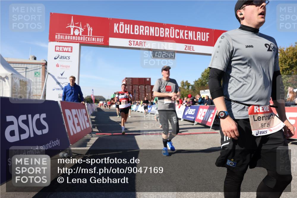 03.10.2025 - Köhlbrandbrückenlauf Lena Gebhardt http://msf.ph/oto/9047169 03.10.2025 13:02:45 Ziel 4116, 4579, 5245, 5726, 5793, 5810, 6175, 6255, 6321, 6447, 6479, 6739, 6783 meine-sportfotos.de