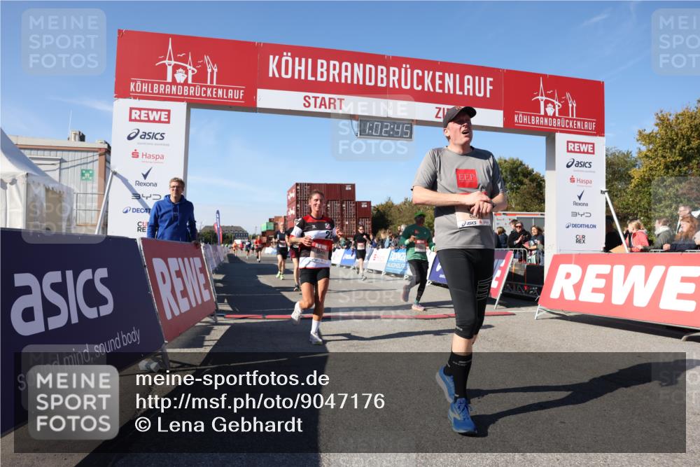 03.10.2025 - Köhlbrandbrückenlauf Lena Gebhardt http://msf.ph/oto/9047176 03.10.2025 13:02:45 Ziel 4116, 4579, 5245, 5726, 5793, 5810, 6175, 6255, 6321, 6447, 6479, 6739, 6783 meine-sportfotos.de