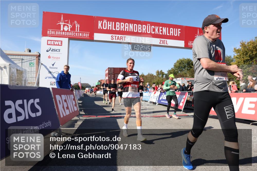 03.10.2025 - Köhlbrandbrückenlauf Lena Gebhardt http://msf.ph/oto/9047183 03.10.2025 13:02:46 Ziel 4116, 4579, 5245, 5726, 5793, 5810, 6175, 6255, 6447, 6739, 6783 meine-sportfotos.de