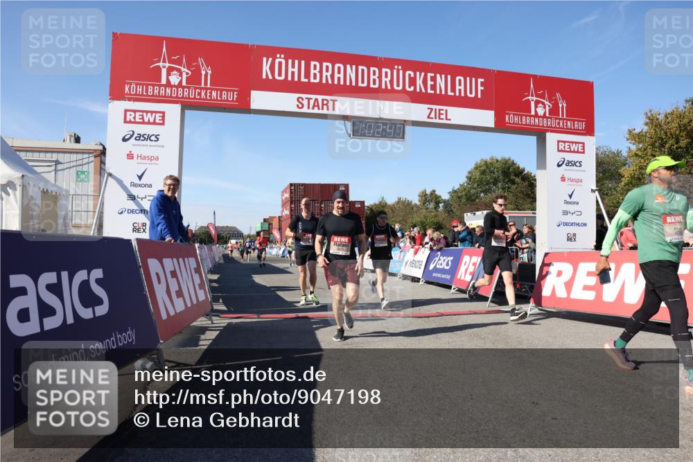 03.10.2025 - Köhlbrandbrückenlauf Lena Gebhardt http://msf.ph/oto/9047198 03.10.2025 13:02:47 Ziel 4116, 4579, 4619, 5245, 5726, 5793, 5810, 6175, 6255, 6447, 6739, 6783 meine-sportfotos.de