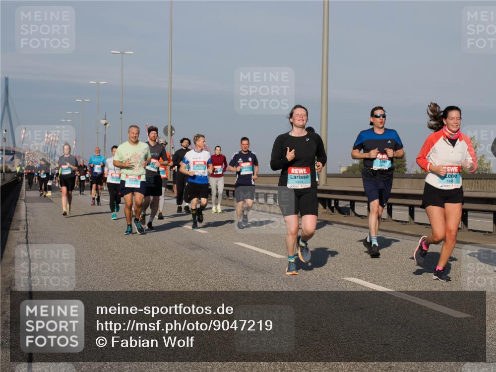 03.10.2025 - Köhlbrandbrückenlauf Fabian Wolf http://msf.ph/oto/9047219 03.10.2025 09:59:16 Position 3 1453, 1655, 1446 meine-sportfotos.de