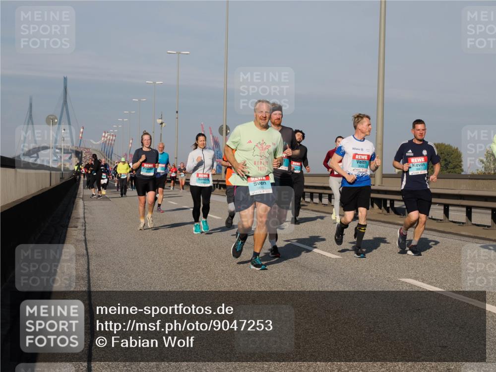 03.10.2025 - Köhlbrandbrückenlauf Fabian Wolf http://msf.ph/oto/9047253 03.10.2025 09:59:18 Position 3 2026, 3416, 3049, 3047 meine-sportfotos.de
