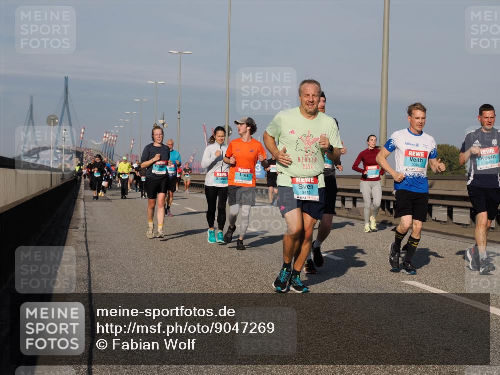 03.10.2025 - Köhlbrandbrückenlauf Fabian Wolf http://msf.ph/oto/9047269 03.10.2025 09:59:19 Position 3 2025, 3416, 3049, 3047 meine-sportfotos.de