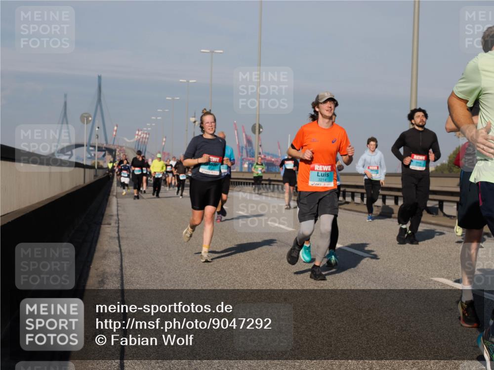03.10.2025 - Köhlbrandbrückenlauf Fabian Wolf http://msf.ph/oto/9047292 03.10.2025 09:59:20 Position 3 3214 meine-sportfotos.de