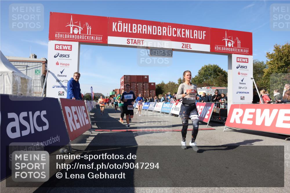 03.10.2025 - Köhlbrandbrückenlauf Lena Gebhardt http://msf.ph/oto/9047294 03.10.2025 13:02:54 Ziel 4095, 4116, 4137, 4203, 4279, 4579, 4619, 4747, 5245, 5793, 5810, 6175, 6447, 6739 meine-sportfotos.de