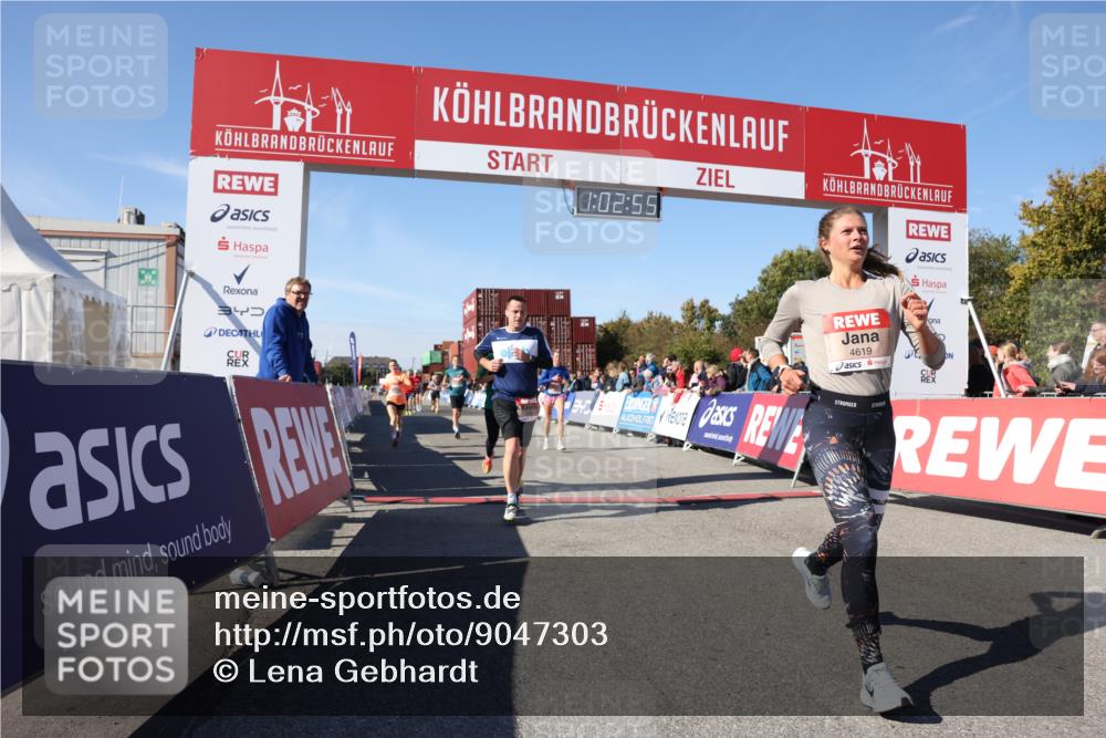 03.10.2025 - Köhlbrandbrückenlauf Lena Gebhardt http://msf.ph/oto/9047303 03.10.2025 13:02:55 Ziel 4095, 4116, 4137, 4203, 4279, 4294, 4619, 4747, 5245, 5793, 5810, 6175, 6447, 6739, 6770 meine-sportfotos.de