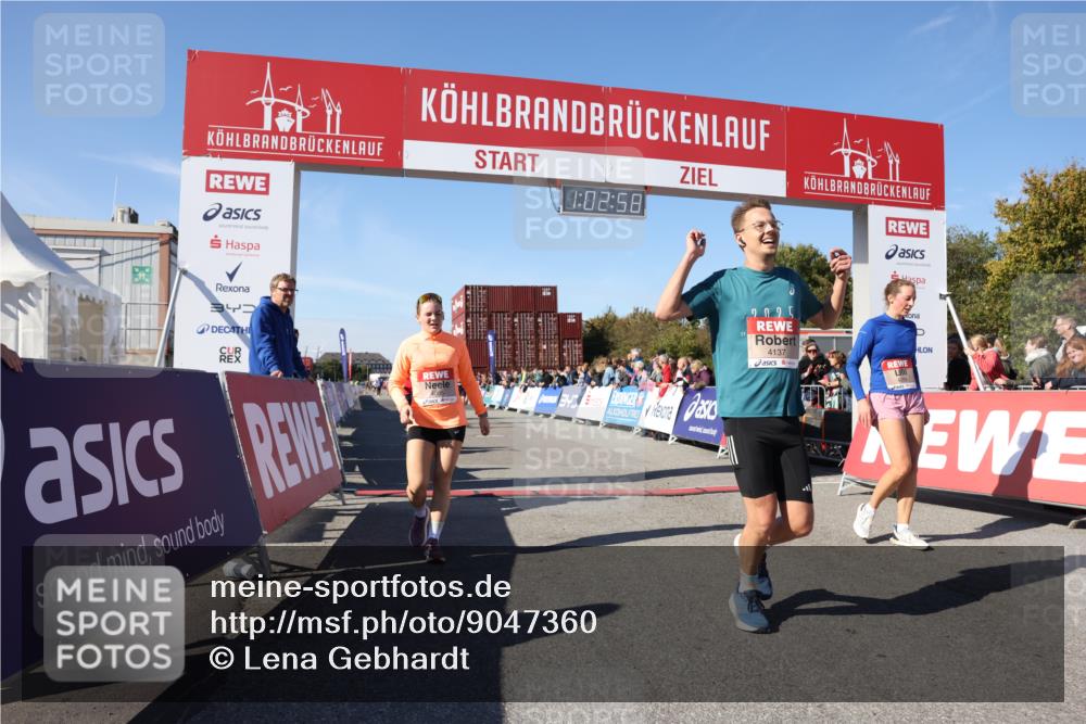 03.10.2025 - Köhlbrandbrückenlauf Lena Gebhardt http://msf.ph/oto/9047360 03.10.2025 13:02:59 Ziel 4095, 4137, 4203, 4279, 4294, 4619, 4747, 6175, 6447, 6655, 6770 meine-sportfotos.de