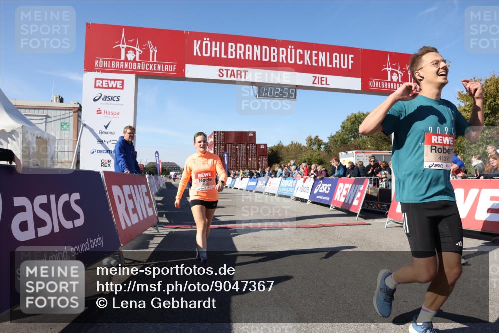 03.10.2025 - Köhlbrandbrückenlauf Lena Gebhardt http://msf.ph/oto/9047367 03.10.2025 13:02:59 Ziel 4095, 4137, 4203, 4279, 4294, 4619, 4747, 6175, 6447, 6655, 6770 meine-sportfotos.de