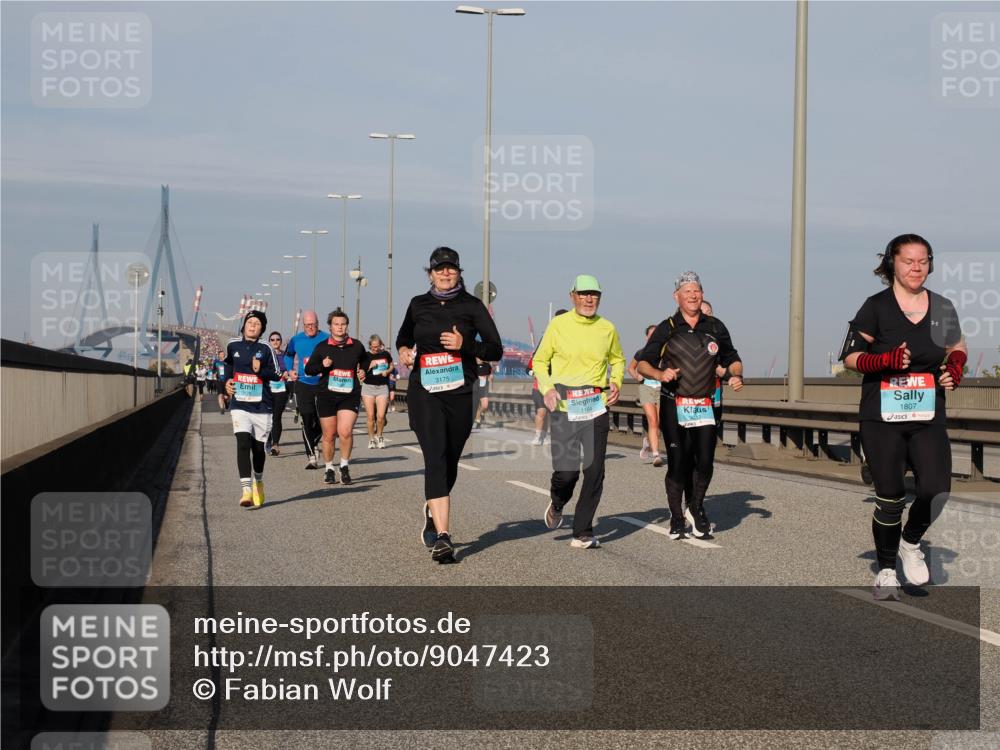 03.10.2025 - Köhlbrandbrückenlauf Fabian Wolf http://msf.ph/oto/9047423 03.10.2025 09:59:31 Position 3 3175, 1164, 3017, 1807 meine-sportfotos.de