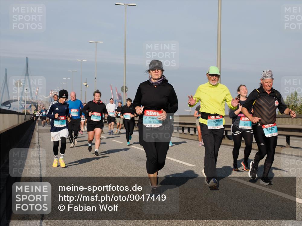 03.10.2025 - Köhlbrandbrückenlauf Fabian Wolf http://msf.ph/oto/9047449 03.10.2025 09:59:32 Position 3 3178, 3175, 1164, 3779, 3017 meine-sportfotos.de