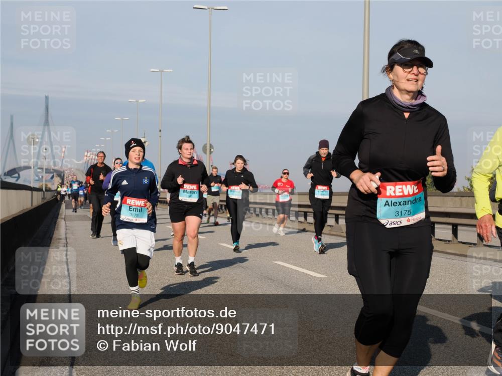 03.10.2025 - Köhlbrandbrückenlauf Fabian Wolf http://msf.ph/oto/9047471 03.10.2025 09:59:34 Position 3 3178, 3175 meine-sportfotos.de