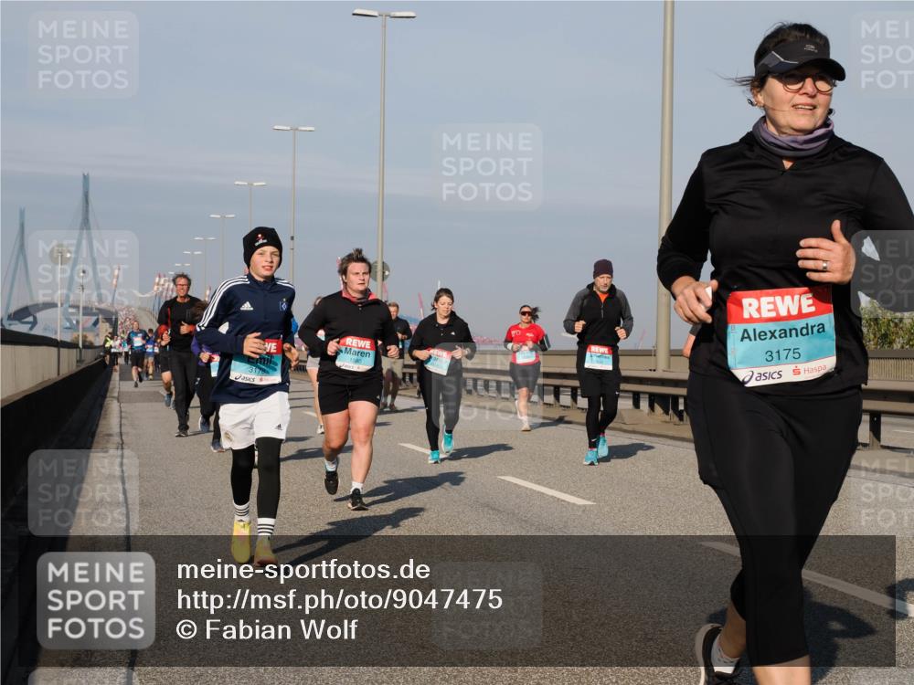 03.10.2025 - Köhlbrandbrückenlauf Fabian Wolf http://msf.ph/oto/9047475 03.10.2025 09:59:34 Position 3 3178, 1580, 3175 meine-sportfotos.de