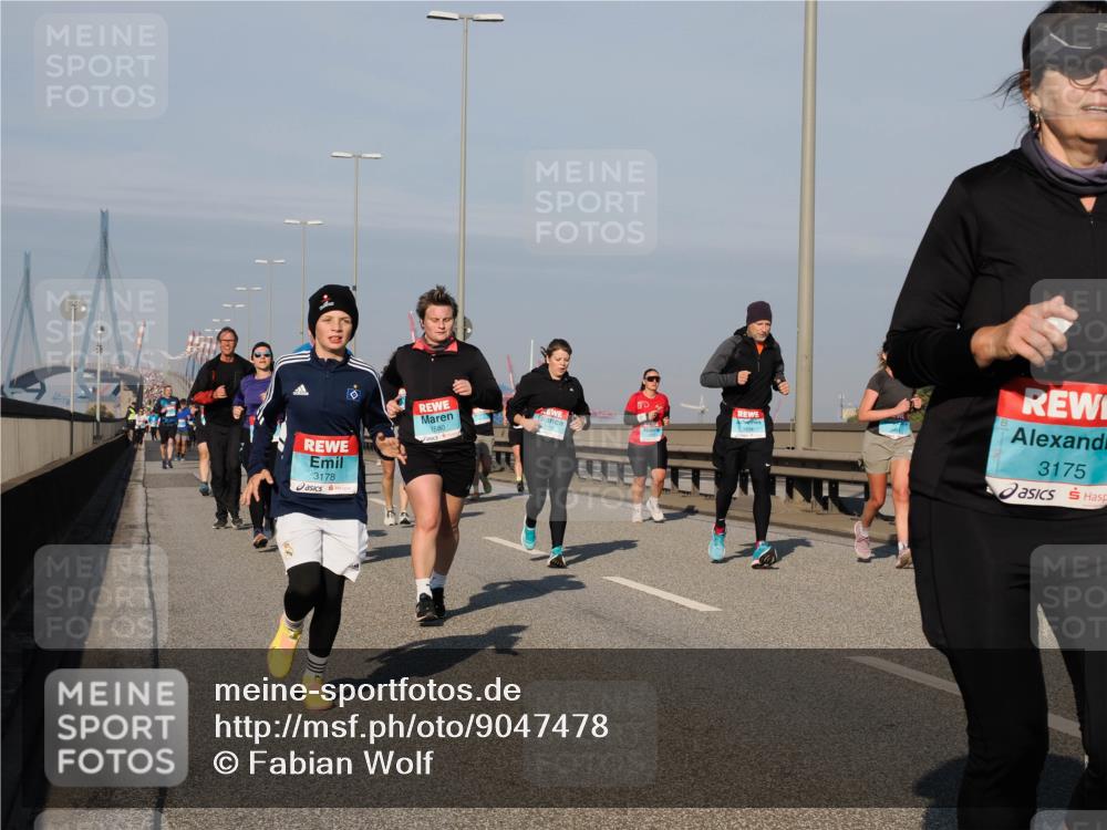 03.10.2025 - Köhlbrandbrückenlauf Fabian Wolf http://msf.ph/oto/9047478 03.10.2025 09:59:34 Position 3 3178, 1580, 3175 meine-sportfotos.de