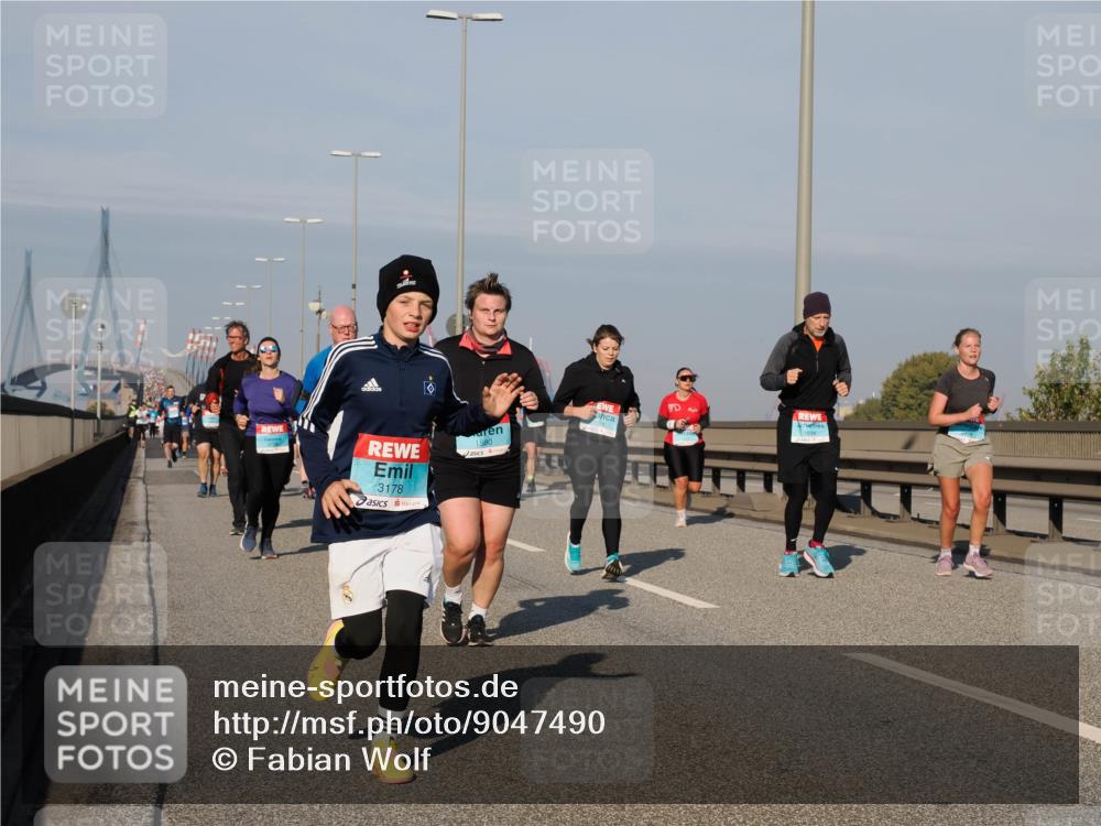 03.10.2025 - Köhlbrandbrückenlauf Fabian Wolf http://msf.ph/oto/9047490 03.10.2025 09:59:35 Position 3 3178, 1580, 1634 meine-sportfotos.de
