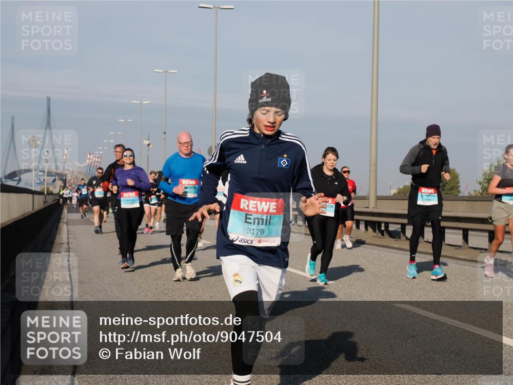 03.10.2025 - Köhlbrandbrückenlauf Fabian Wolf http://msf.ph/oto/9047504 03.10.2025 09:59:35 Position 3 3178, 1634 meine-sportfotos.de