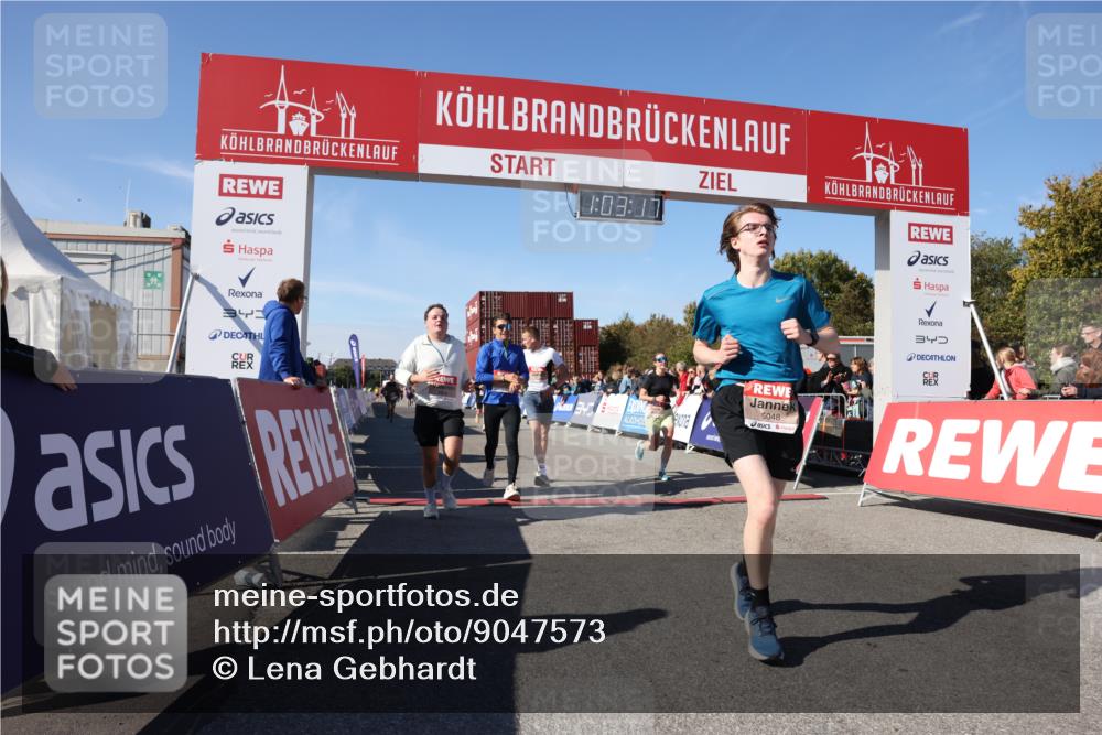03.10.2025 - Köhlbrandbrückenlauf Lena Gebhardt http://msf.ph/oto/9047573 03.10.2025 13:03:17 Ziel 4085, 4208, 4268, 4283, 4856, 5048, 5063, 6279, 6612, 6722, 6784 meine-sportfotos.de