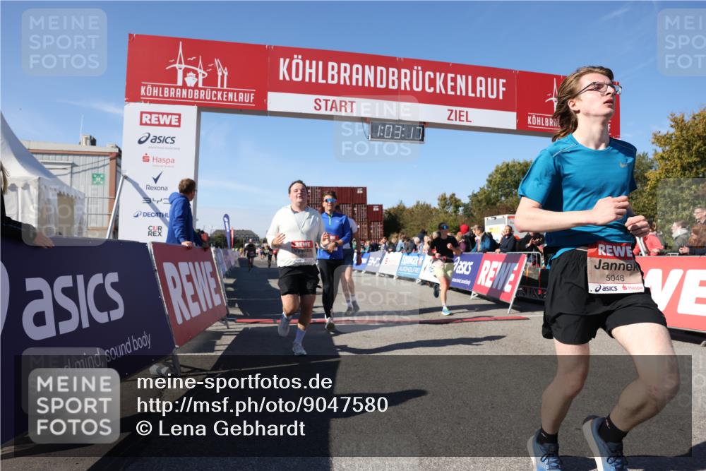 03.10.2025 - Köhlbrandbrückenlauf Lena Gebhardt http://msf.ph/oto/9047580 03.10.2025 13:03:17 Ziel 4085, 4208, 4268, 4283, 4856, 5048, 5063, 6279, 6612, 6722, 6784 meine-sportfotos.de