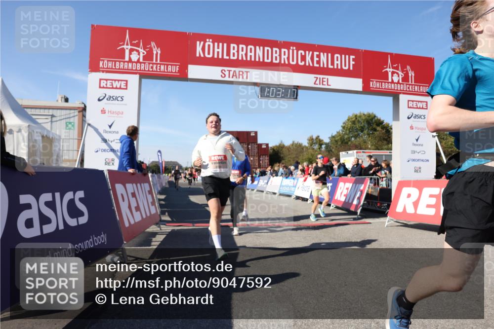 03.10.2025 - Köhlbrandbrückenlauf Lena Gebhardt http://msf.ph/oto/9047592 03.10.2025 13:03:18 Ziel 4085, 4208, 4268, 4283, 4856, 5048, 5063, 6279, 6612, 6722, 6784 meine-sportfotos.de