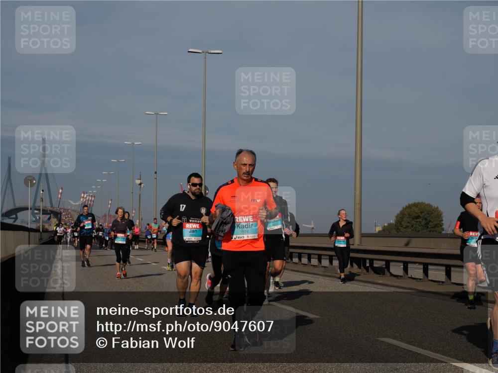 03.10.2025 - Köhlbrandbrückenlauf Fabian Wolf http://msf.ph/oto/9047607 03.10.2025 09:59:42 Position 3 2422, 3576 meine-sportfotos.de