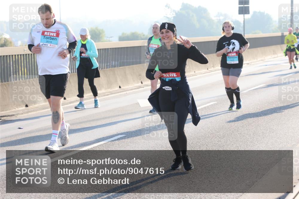 03.10.2025 - Köhlbrandbrückenlauf Lena Gebhardt http://msf.ph/oto/9047615 03.10.2025 09:29:40 Position 1 2619 meine-sportfotos.de