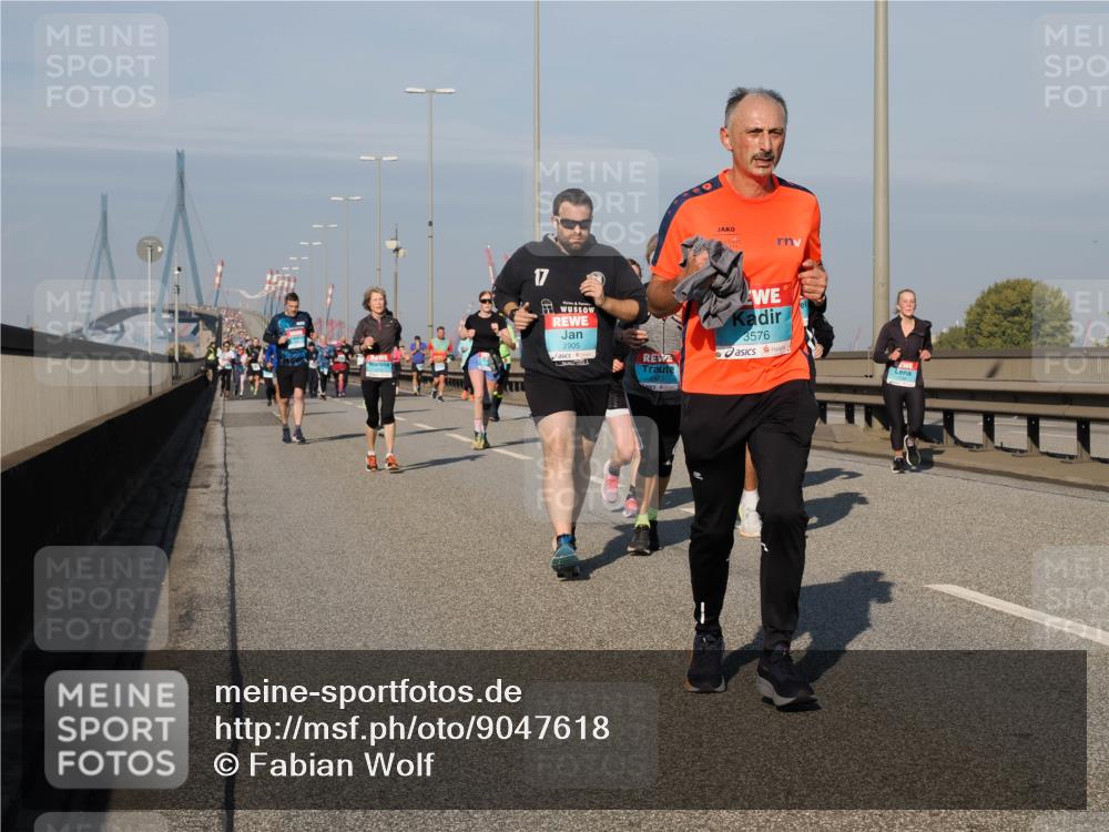 03.10.2025 - Köhlbrandbrückenlauf Fabian Wolf http://msf.ph/oto/9047618 03.10.2025 09:59:43 Position 3 17, 2905, 3576 meine-sportfotos.de