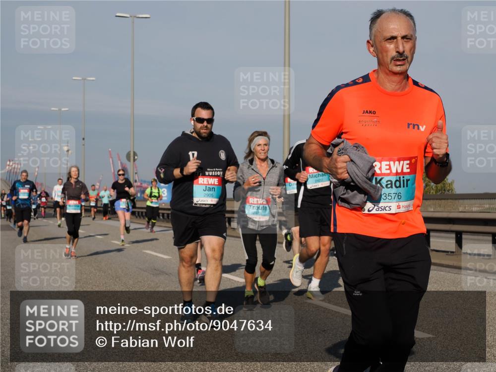 03.10.2025 - Köhlbrandbrückenlauf Fabian Wolf http://msf.ph/oto/9047634 03.10.2025 09:59:44 Position 3 2905, 2422, 3576 meine-sportfotos.de