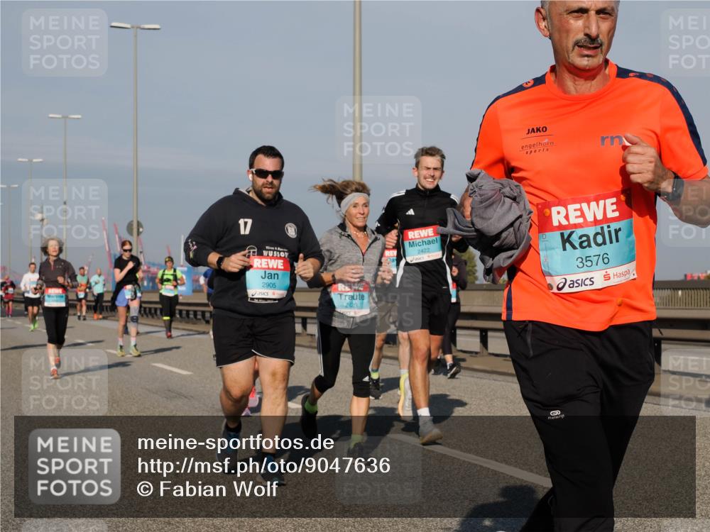 03.10.2025 - Köhlbrandbrückenlauf Fabian Wolf http://msf.ph/oto/9047636 03.10.2025 09:59:44 Position 3 17, 2905, 2422, 3576 meine-sportfotos.de
