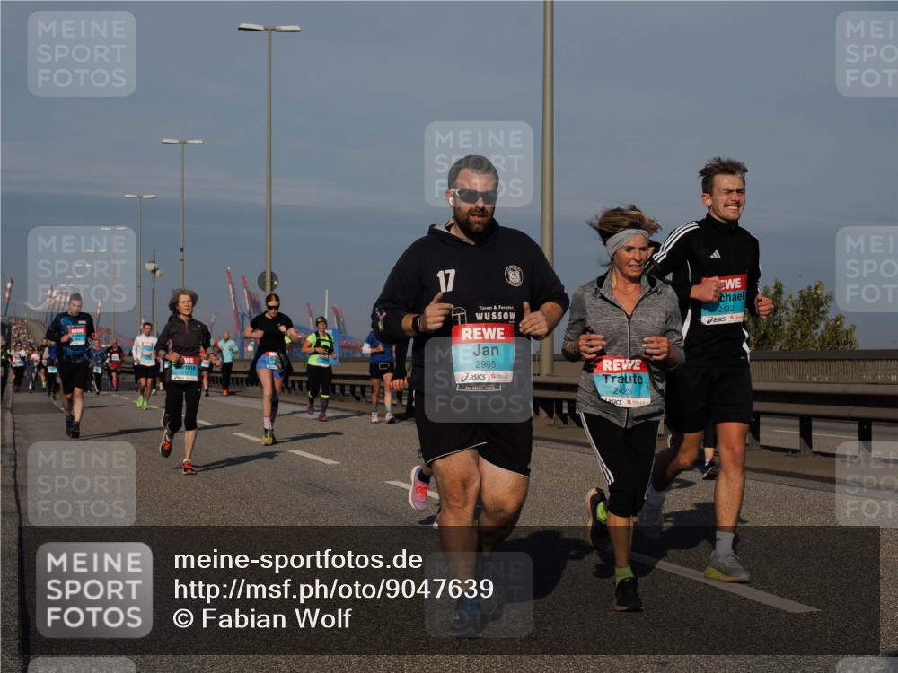 03.10.2025 - Köhlbrandbrückenlauf Fabian Wolf http://msf.ph/oto/9047639 03.10.2025 09:59:45 Position 3 17, 2905, 04131, 12312, 2423, 2422 meine-sportfotos.de