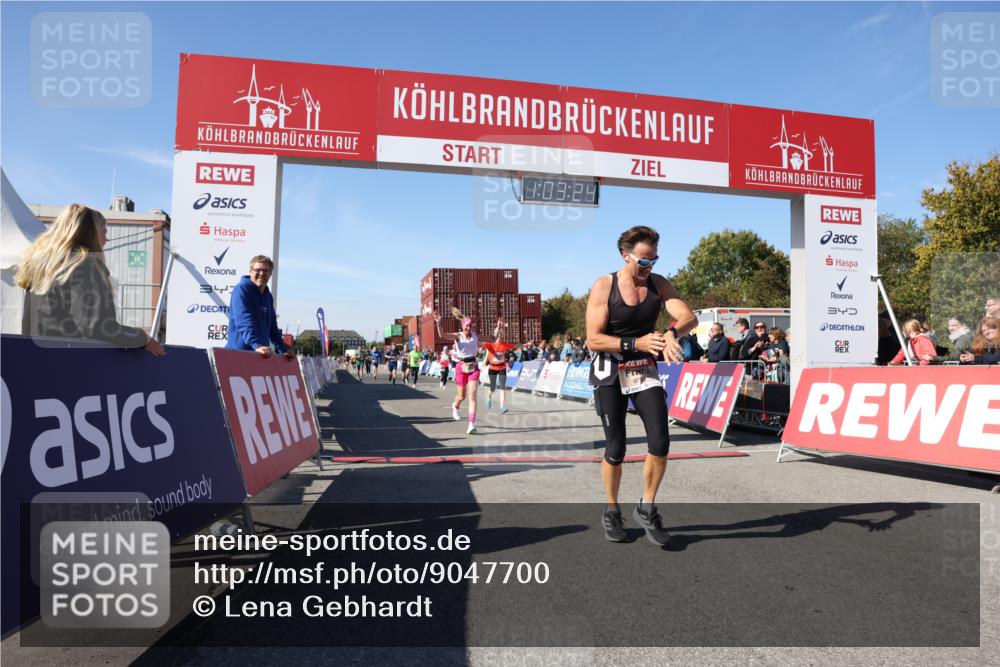 03.10.2025 - Köhlbrandbrückenlauf Lena Gebhardt http://msf.ph/oto/9047700 03.10.2025 13:03:25 Ziel 4208, 4225, 4252, 4268, 4283, 4300, 4454, 4856, 5048, 5063, 6194, 6207, 6279, 6612, 6632 meine-sportfotos.de