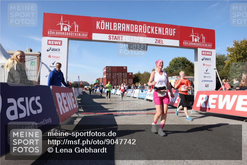 03.10.2025 - Köhlbrandbrückenlauf Lena Gebhardt http://msf.ph/oto/9047742 03.10.2025 13:03:27 Ziel 4208, 4214, 4225, 4252, 4268, 4283, 4300, 4454, 4507, 5063, 5707, 6194, 6207, 6612, 6632 meine-sportfotos.de