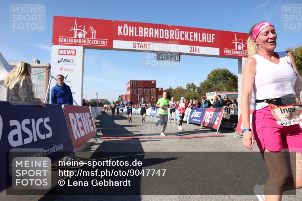 03.10.2025 - Köhlbrandbrückenlauf Lena Gebhardt http://msf.ph/oto/9047747 03.10.2025 13:03:29 Ziel 4214, 4225, 4252, 4268, 4283, 4300, 4454, 4507, 5063, 5707, 6194, 6207, 6632 meine-sportfotos.de