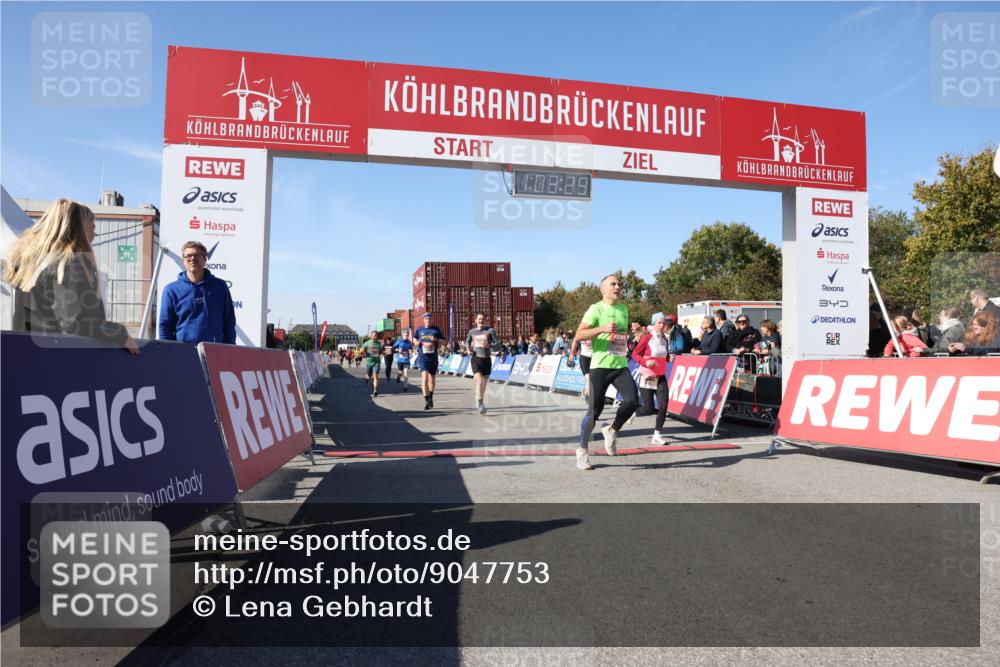 03.10.2025 - Köhlbrandbrückenlauf Lena Gebhardt http://msf.ph/oto/9047753 03.10.2025 13:03:29 Ziel 4214, 4225, 4252, 4268, 4283, 4300, 4454, 4507, 5063, 5707, 6194, 6207, 6632 meine-sportfotos.de