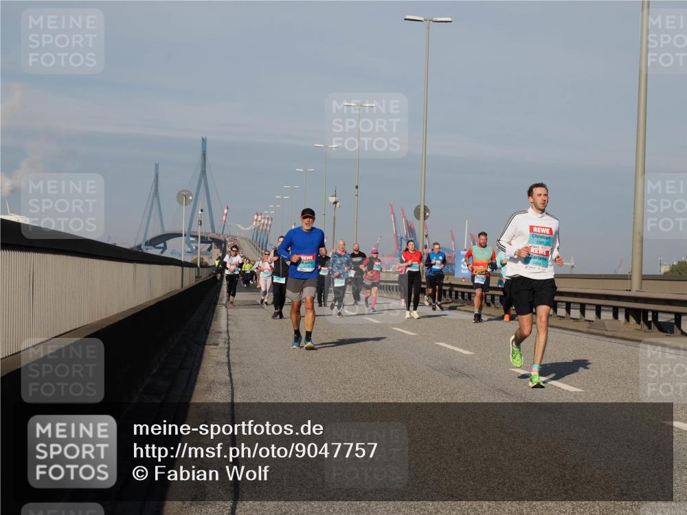 03.10.2025 - Köhlbrandbrückenlauf Fabian Wolf http://msf.ph/oto/9047757 03.10.2025 09:59:54 Position 3 2368, 2454 meine-sportfotos.de