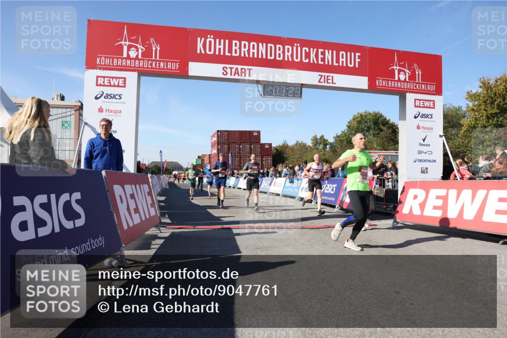 03.10.2025 - Köhlbrandbrückenlauf Lena Gebhardt http://msf.ph/oto/9047761 03.10.2025 13:03:30 Ziel 4214, 4225, 4252, 4268, 4283, 4300, 4454, 4507, 5063, 5707, 6194, 6207, 6632 meine-sportfotos.de