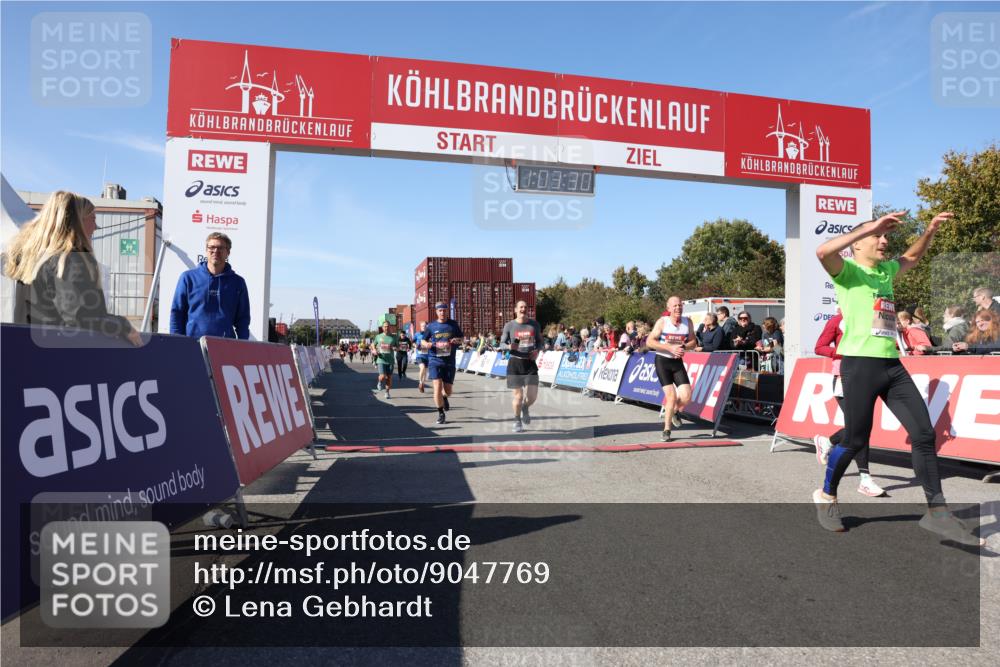 03.10.2025 - Köhlbrandbrückenlauf Lena Gebhardt http://msf.ph/oto/9047769 03.10.2025 13:03:30 Ziel 4214, 4225, 4252, 4268, 4283, 4300, 4454, 4507, 5063, 5707, 6194, 6207, 6632 meine-sportfotos.de