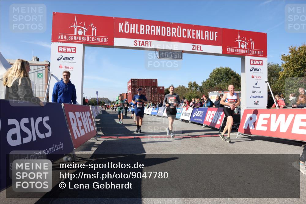 03.10.2025 - Köhlbrandbrückenlauf Lena Gebhardt http://msf.ph/oto/9047780 03.10.2025 13:03:31 Ziel 4214, 4225, 4252, 4283, 4300, 4454, 4507, 5063, 5707, 6194, 6207, 6632 meine-sportfotos.de