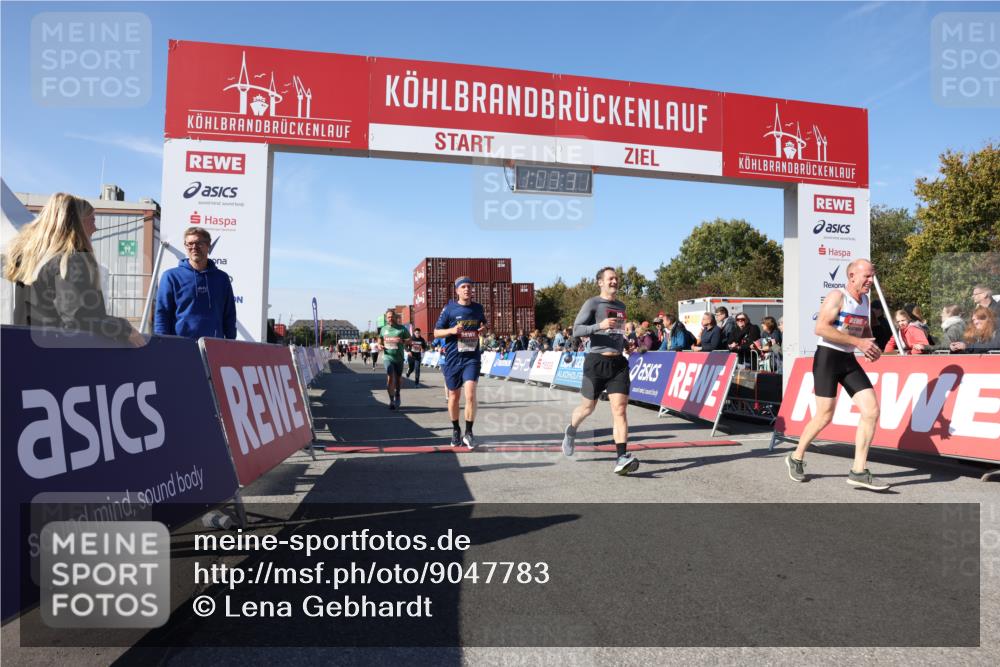 03.10.2025 - Köhlbrandbrückenlauf Lena Gebhardt http://msf.ph/oto/9047783 03.10.2025 13:03:31 Ziel 4214, 4225, 4252, 4283, 4300, 4454, 4507, 5063, 5707, 6194, 6207, 6632 meine-sportfotos.de