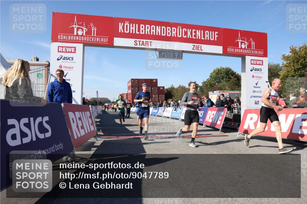 03.10.2025 - Köhlbrandbrückenlauf Lena Gebhardt http://msf.ph/oto/9047789 03.10.2025 13:03:31 Ziel 4214, 4225, 4252, 4283, 4300, 4454, 4507, 5063, 5707, 6194, 6207, 6632 meine-sportfotos.de