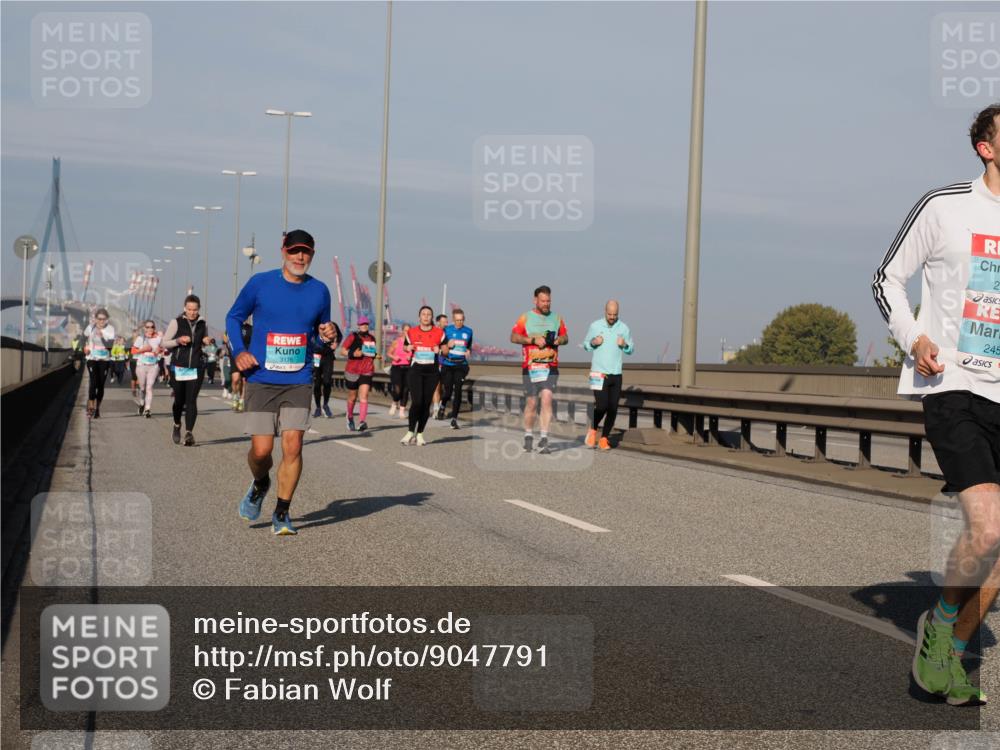 03.10.2025 - Köhlbrandbrückenlauf Fabian Wolf http://msf.ph/oto/9047791 03.10.2025 09:59:56 Position 3 3176, 2, 245 meine-sportfotos.de