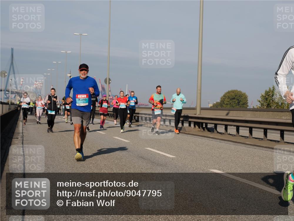 03.10.2025 - Köhlbrandbrückenlauf Fabian Wolf http://msf.ph/oto/9047795 03.10.2025 09:59:56 Position 3 3176 meine-sportfotos.de