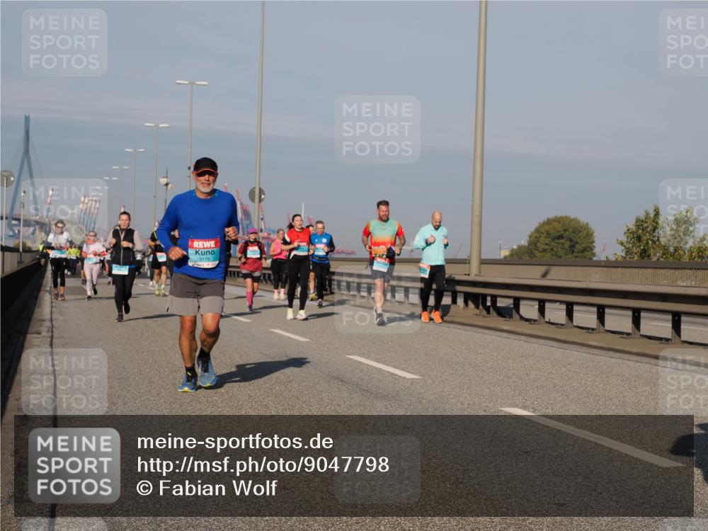 03.10.2025 - Köhlbrandbrückenlauf Fabian Wolf http://msf.ph/oto/9047798 03.10.2025 09:59:56 Position 3 3176 meine-sportfotos.de