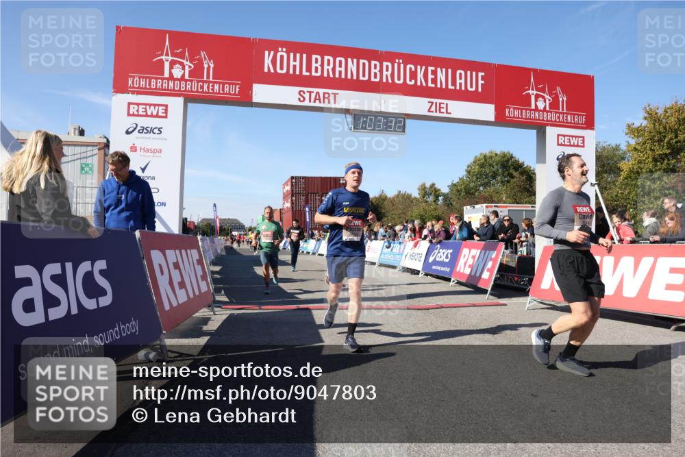 03.10.2025 - Köhlbrandbrückenlauf Lena Gebhardt http://msf.ph/oto/9047803 03.10.2025 13:03:32 Ziel 4214, 4225, 4252, 4283, 4300, 4422, 4454, 4507, 5707, 6194, 6207, 6632 meine-sportfotos.de