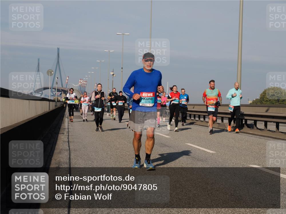 03.10.2025 - Köhlbrandbrückenlauf Fabian Wolf http://msf.ph/oto/9047805 03.10.2025 09:59:57 Position 3 3176 meine-sportfotos.de